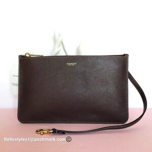 COACH New York Natural Grain Leather Top-Zip Pouch with Dog-clip Leash- Maple ⭐